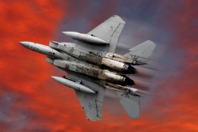 特色足球文化街区成为城市新地标，展现地域特色，足球文化长廊