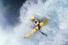 美男队蝉联混合泳冠军六连冠，男子混合泳亚军