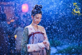 中国足球注重守门员专项训练提升门线防守能力，足球守门员新规则